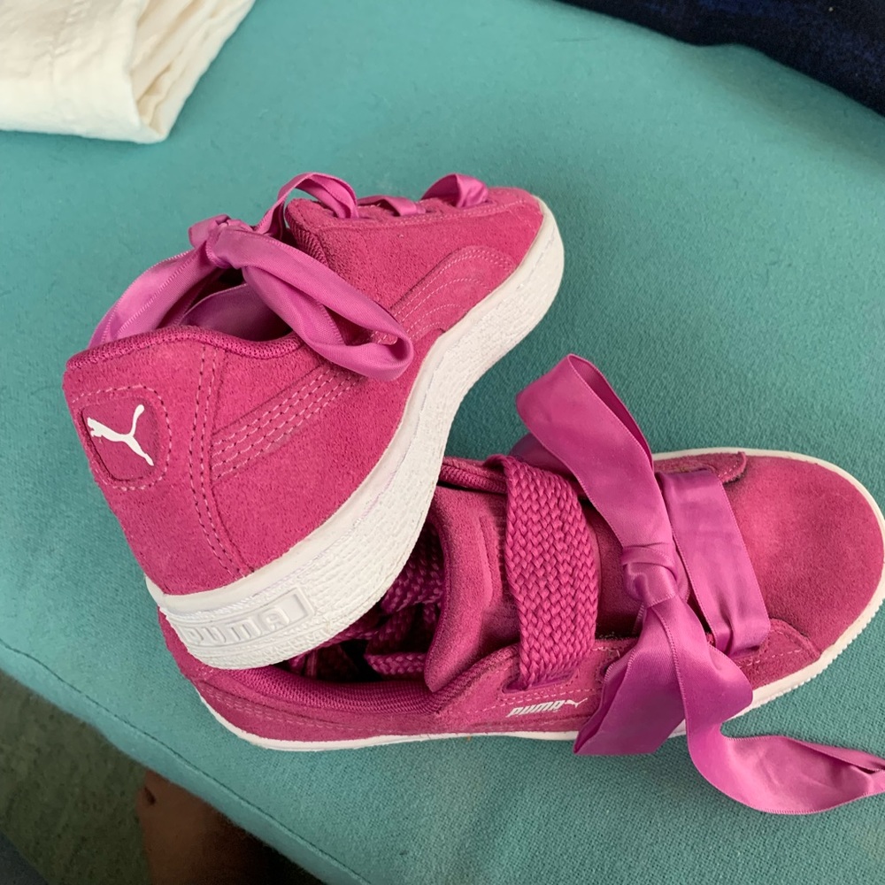 NEW PUMA Basket Heart Suede Runners